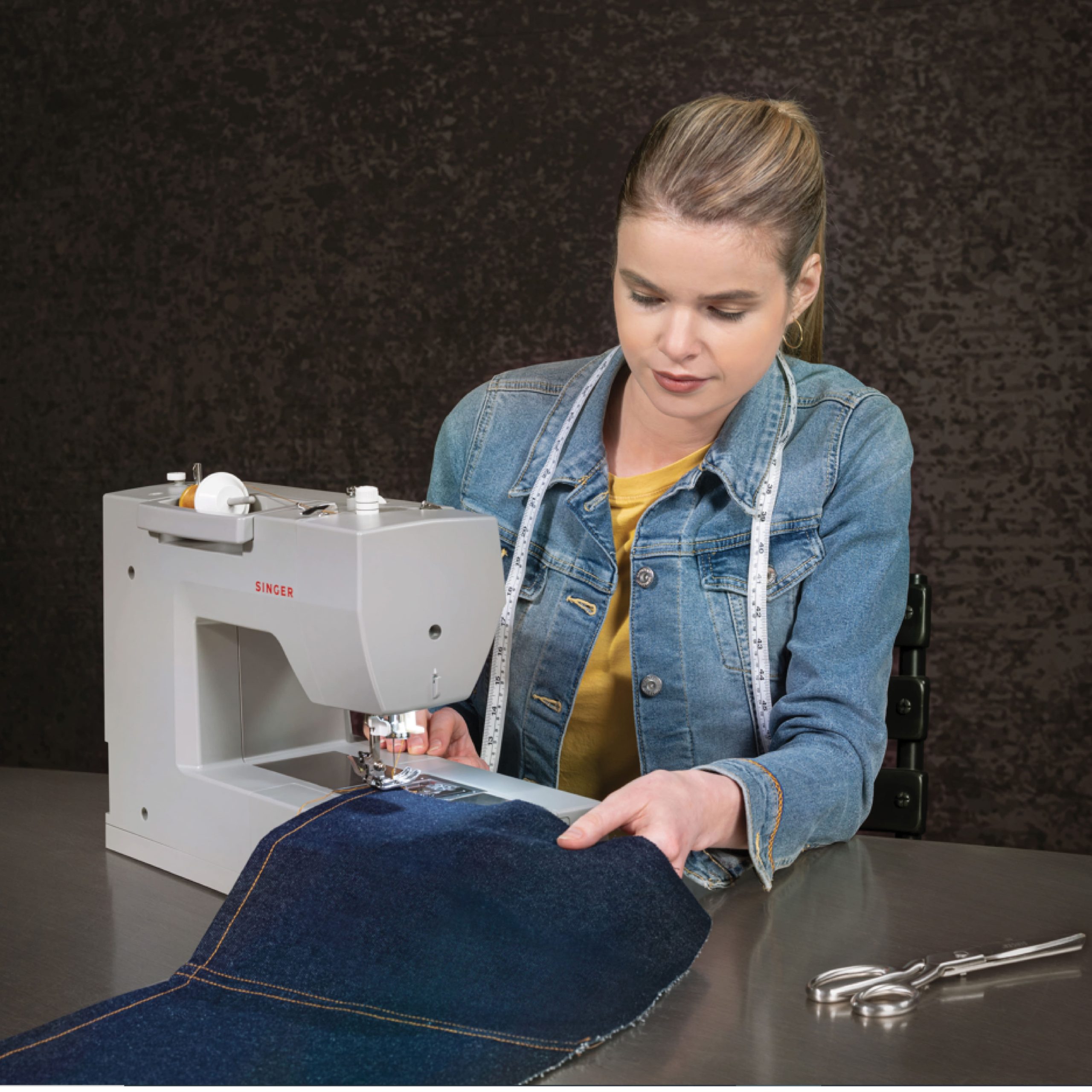 SINGER® HD6700C Heavy Duty Sewing Machine - Image 2